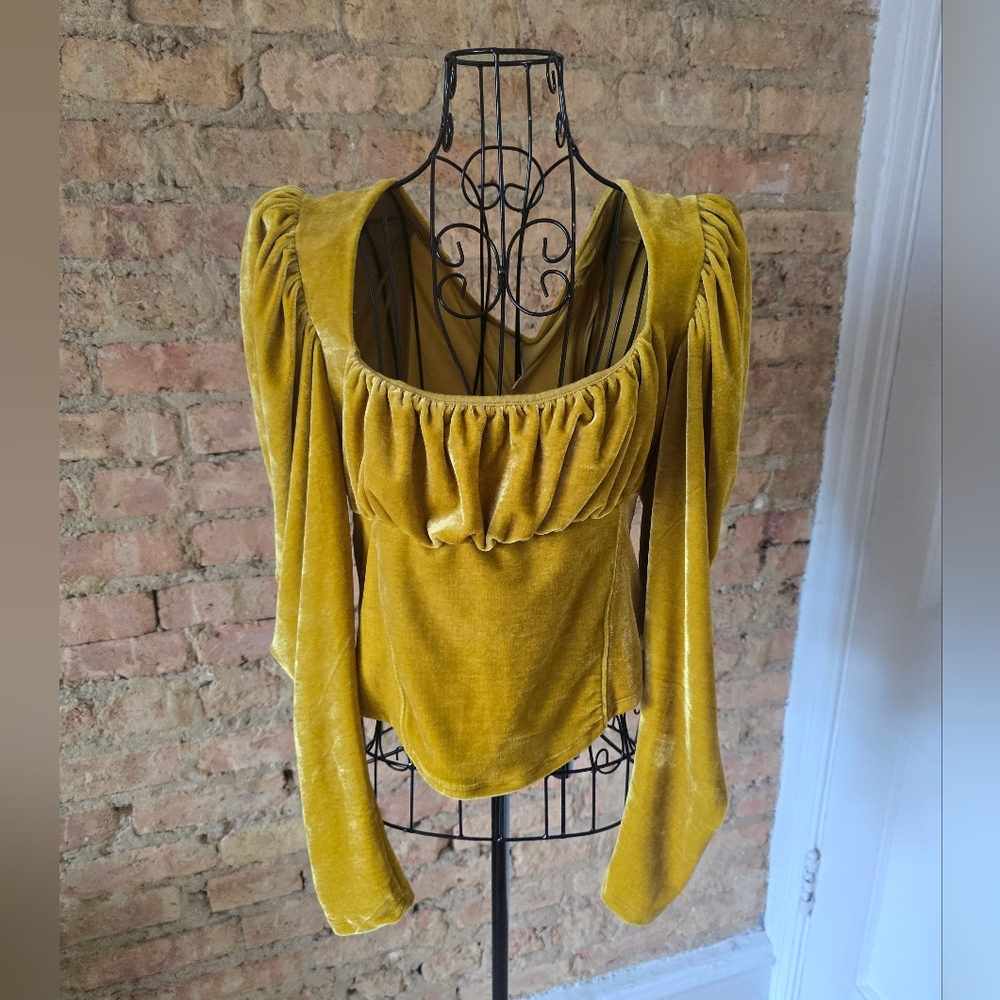🌟 Free People Yellow Gold Velvet Milkmaid Long Sleeve Top - Picture 8 of 8